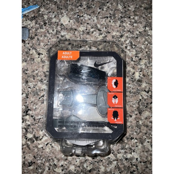 NIKE MAX MOUTH GUARD - Picture 1 of 7